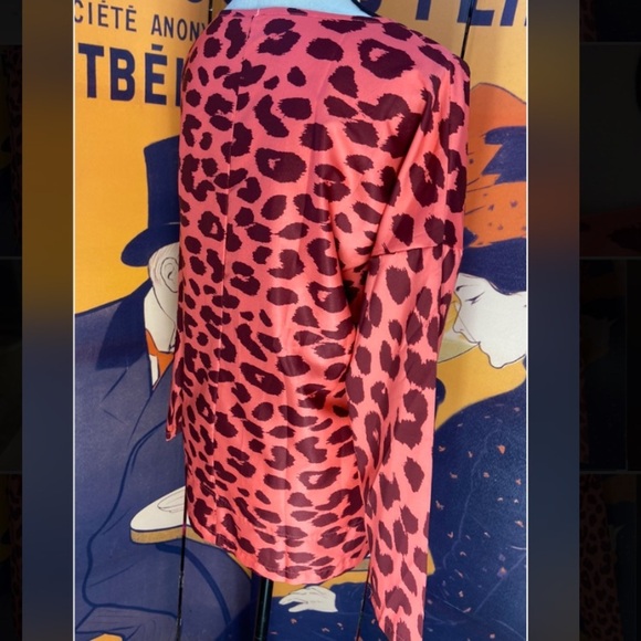 🐆Cheetah Print Coral blouse🐆​​ - Picture 3 of 4